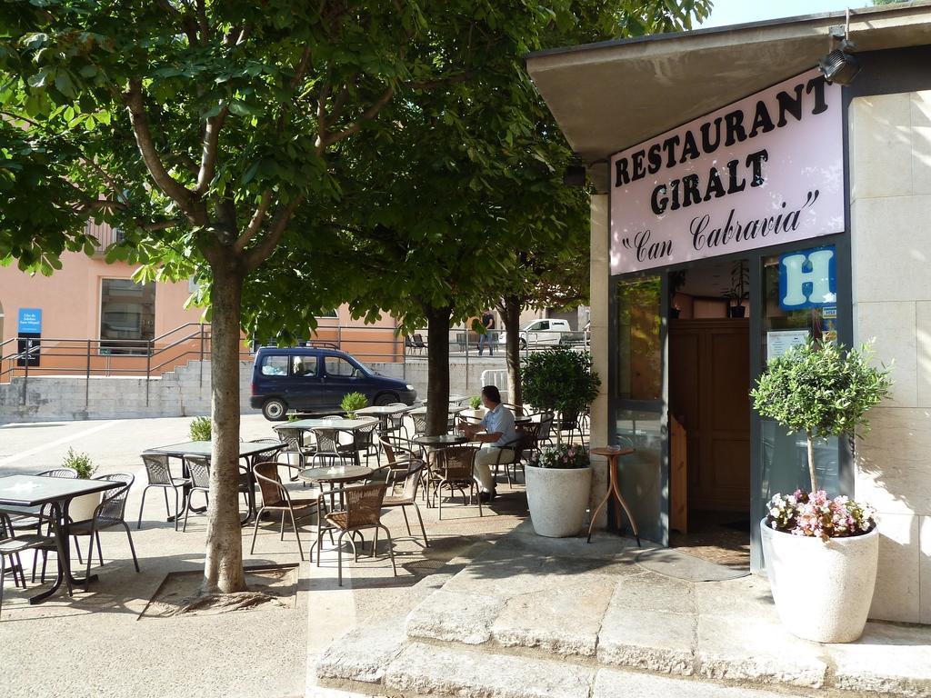 Restaurant Fonda Giralt Hotel Amer Exterior photo