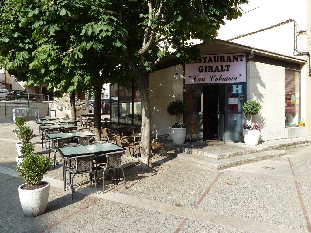 Restaurant Fonda Giralt Hotel Amer Exterior photo